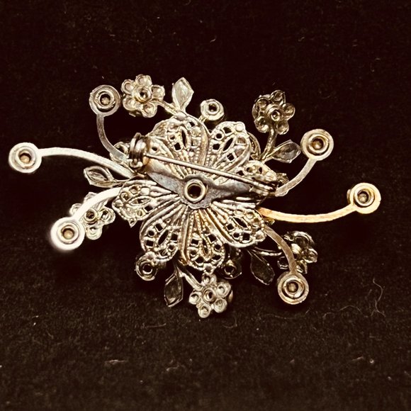 Silver Tone, Blue AB Rhinestones & Other Blue Rhinestones Floral Brooch (3811) - Picture 4 of 5